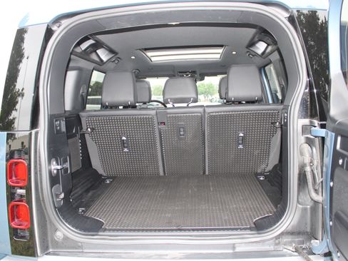 Used 2024 Land Rover Defender 110 S image 56