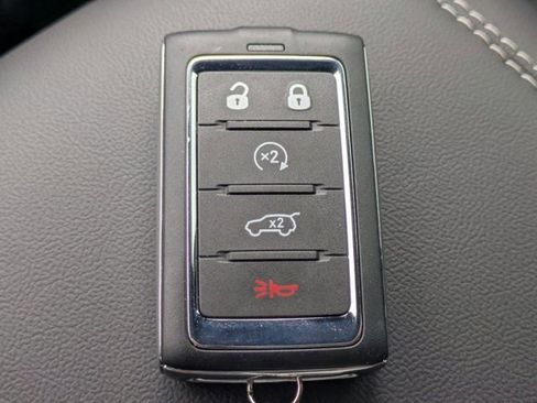 New 2025 Jeep Grand Cherokee Altitude image 22