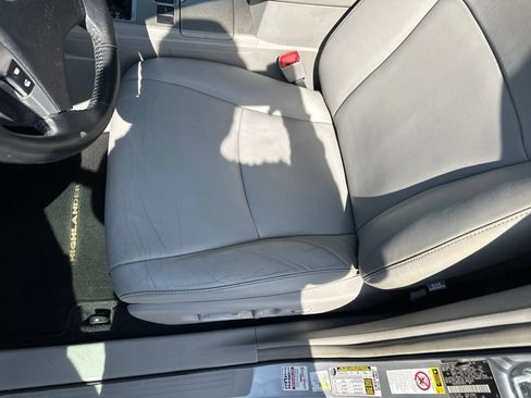 Used 2013 Toyota Highlander SE FWD image 26