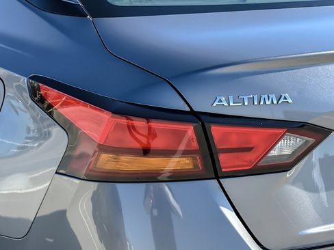 Used 2020 Nissan Altima 2.5 S FWD image 25