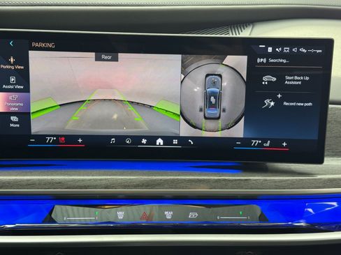 Used 2023 BMW i7 xDrive60 w/ Executive Package 2 AWD/4WD image 32