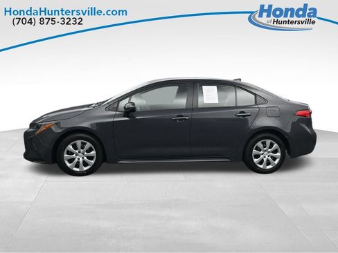 Used 2025 Toyota Corolla LE w/ Convenience Package FWD image 9
