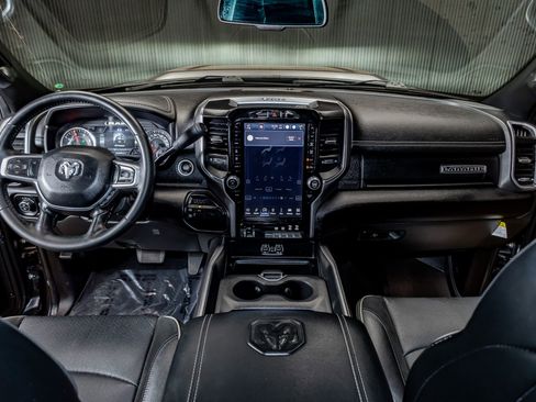 Used 2024 RAM 2500 Laramie w/ Night Edition image 17