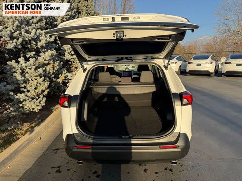 Used 2025 Toyota RAV4 XLE image 33