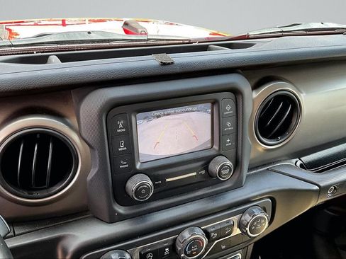 Used 2018 Jeep Wrangler Unlimited Sport S AWD/4WD image 19