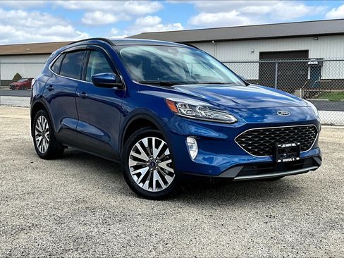 Used 2022 Ford Escape Titanium w/ Class II Trailer Tow Package image 38