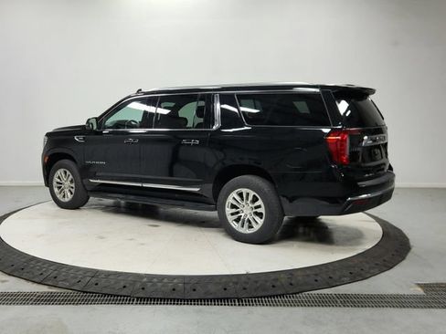 Used 2023 GMC Yukon XL SLT w/ SLT Premium Package AWD/4WD image 6