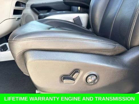Used 2024 Chrysler Pacifica Touring-L FWD image 22