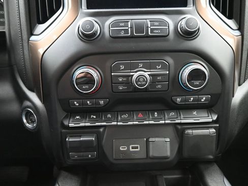 Used 2020 Chevrolet Silverado 1500 High Country AWD/4WD image 15