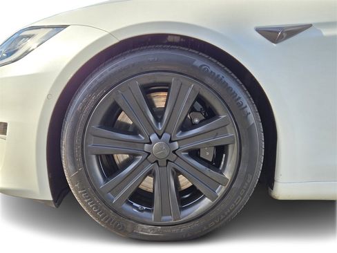 Used 2021 Tesla Model S Plaid image 12