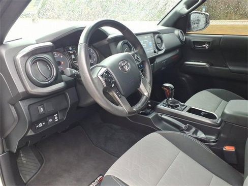 Used 2023 Toyota Tacoma TRD Sport image 15