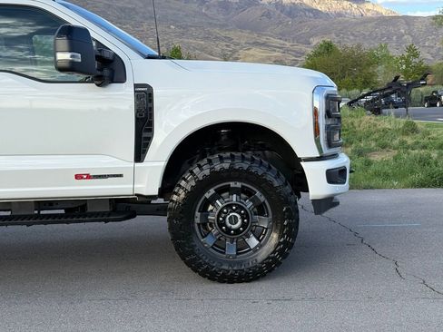 Used 2024 Ford F350 Lariat w/ Lariat Ultimate Package AWD/4WD image 3