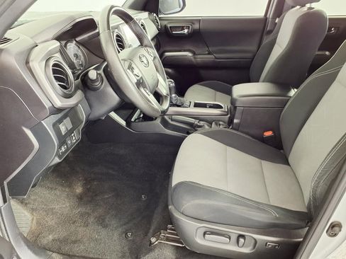 Used 2021 Toyota Tacoma TRD Sport w/ Technology Package AWD/4WD image 13