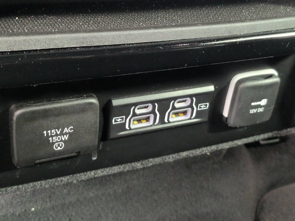 Used 2025 Jeep Wagoneer Series II w/ 8-Passenger Seating Package AWD/4WD image 20