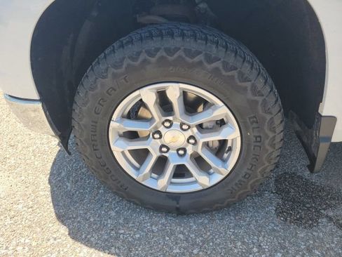 Used 2025 Chevrolet Silverado 1500 LT AWD/4WD image 27