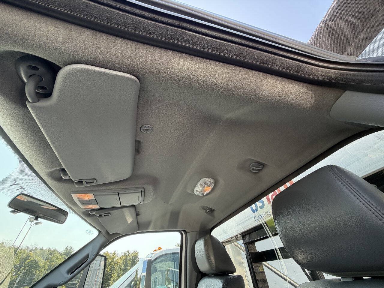 Used 2022 Ford F650 2WD Regular Cab Super Duty image 48