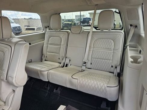 Used 2020 Lincoln Navigator Black Label w/ Cargo Convenience Package image 18