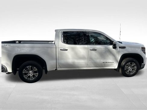 Used 2025 GMC Sierra 1500 SLT image 7