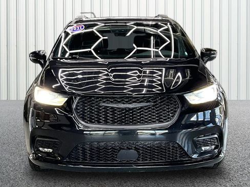 Used 2021 Chrysler Pacifica Limited w/ S Appearance Package AWD/4WD image 2