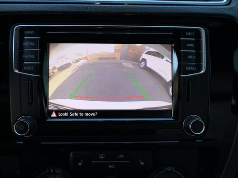 Used 2016 Volkswagen Jetta Sport FWD image 13