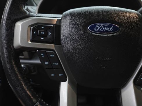 Used 2022 Ford F250 Lariat w/ Lariat Value Package AWD/4WD image 22