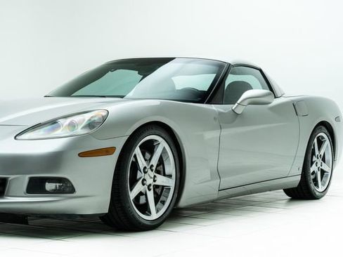 Used 2006 Chevrolet Corvette Coupe w/ Preferred Equipment Group image 9