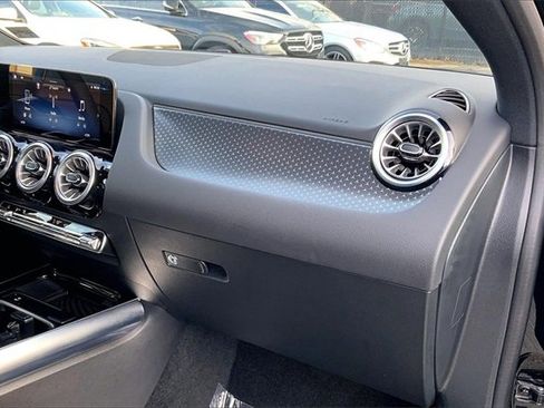 Used 2025 Mercedes-Benz GLA 250 4MATIC image 14