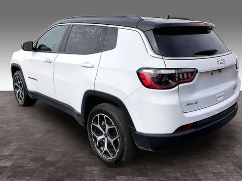 Used 2025 Jeep Compass Limited image 4