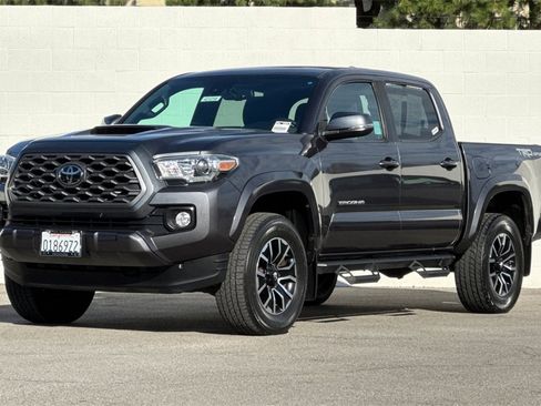 Used 2020 Toyota Tacoma TRD Sport image 10