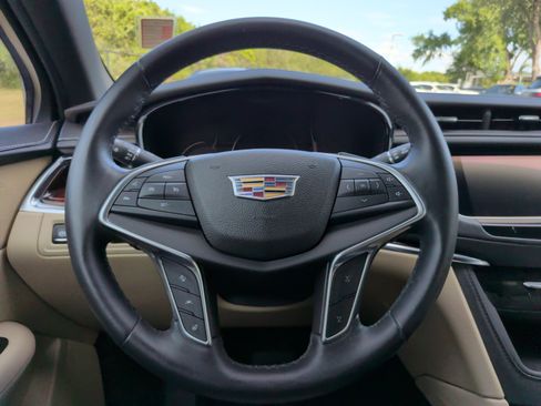 Used 2017 Cadillac XT5 Luxury w/ Driver Awareness Package FWD image 23