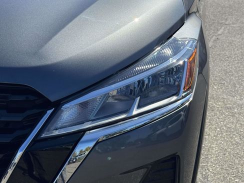 Used 2023 Nissan Kicks SV image 6