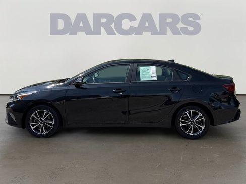 Used 2023 Kia Forte LXS FWD image 4