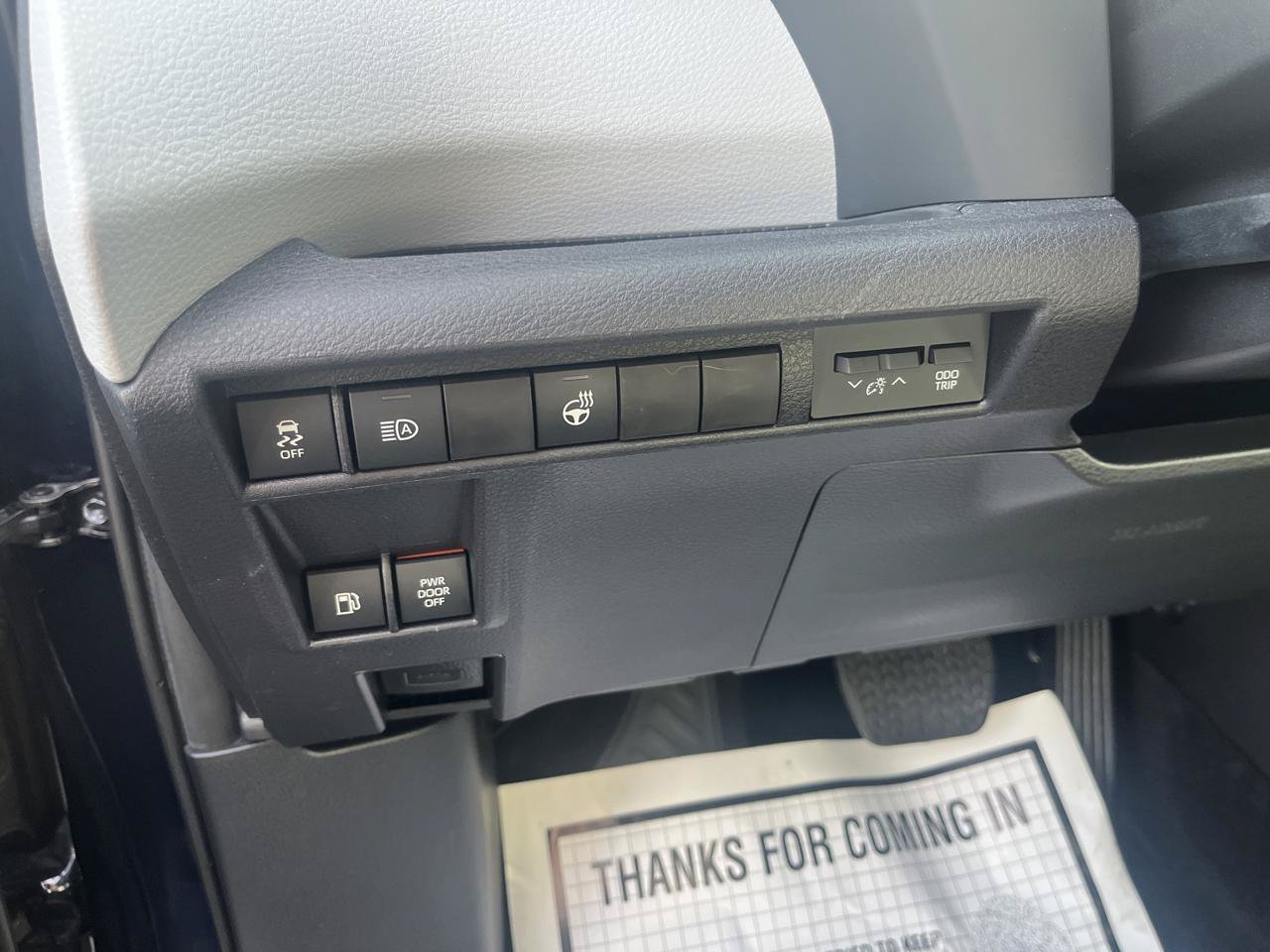 Used 2025 Toyota Sienna XSE AWD/4WD image 20