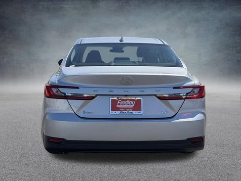 Used 2025 Toyota Camry LE image 4