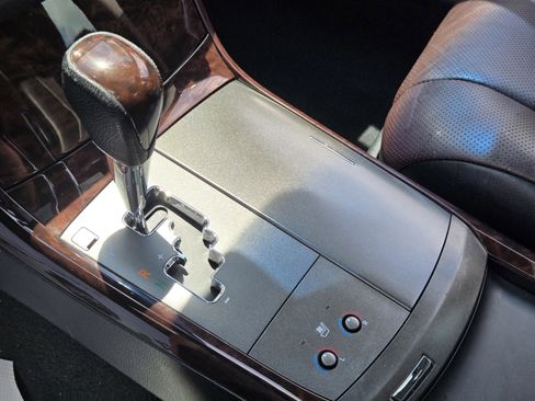 Used 2011 Toyota Avalon Limited FWD image 22