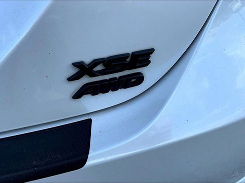 Used 2022 Toyota Camry XSE image 8