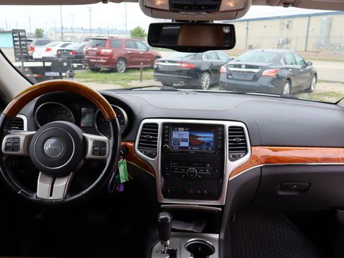 Used 2012 Jeep Grand Cherokee Overland image 23