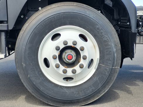 New 2026 Isuzu FTR RWD image 10