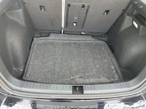 Certified 2025 Volkswagen Taos SE w/ Panoramic Sunroof Package image 31