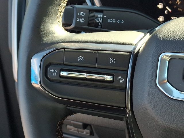 Used 2025 GMC Canyon AT4 w/ AT4 Premium Package AWD/4WD image 11