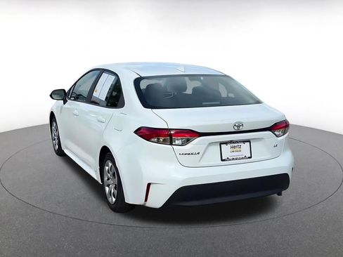 Used 2025 Toyota Corolla LE FWD image 9