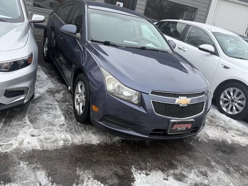 Used 2013 Chevrolet Cruze LT image 2