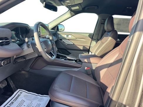 New 2026 Ford Explorer Platinum image 11