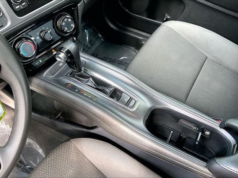 Used 2019 Honda HR-V LX image 16