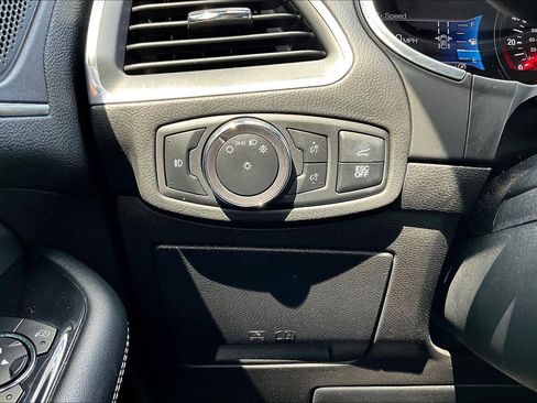 Used 2020 Ford Edge ST image 33