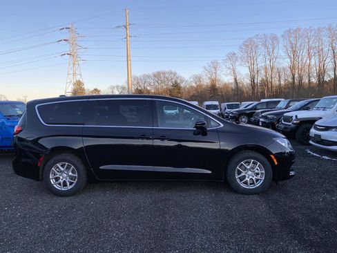 New 2026 Chrysler Voyager LX image 2