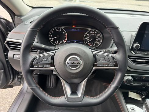 Used 2021 Nissan Altima 2.5 SR w/ SR Premium Package AWD/4WD image 16