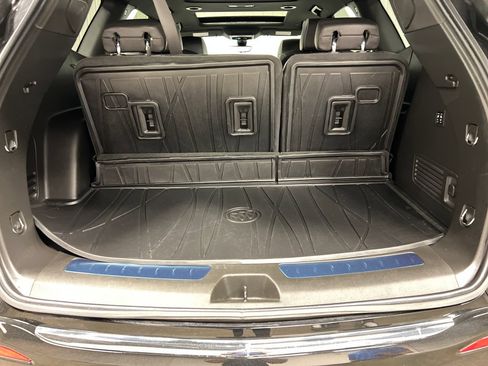 Used 2023 Buick Enclave Avenir w/ Avenir Technology Package AWD/4WD image 14