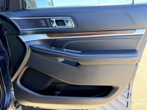 Used 2016 Ford Explorer Limited image 21