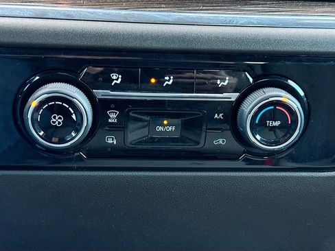 Used 2024 Chevrolet Silverado 3500 LT image 18